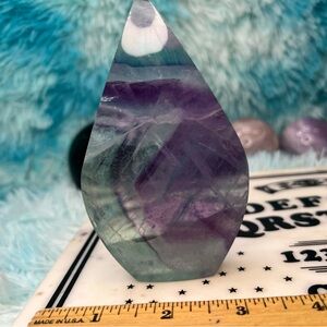 FLUORITE CRYSTAL POINT WITH SMALL CHIP